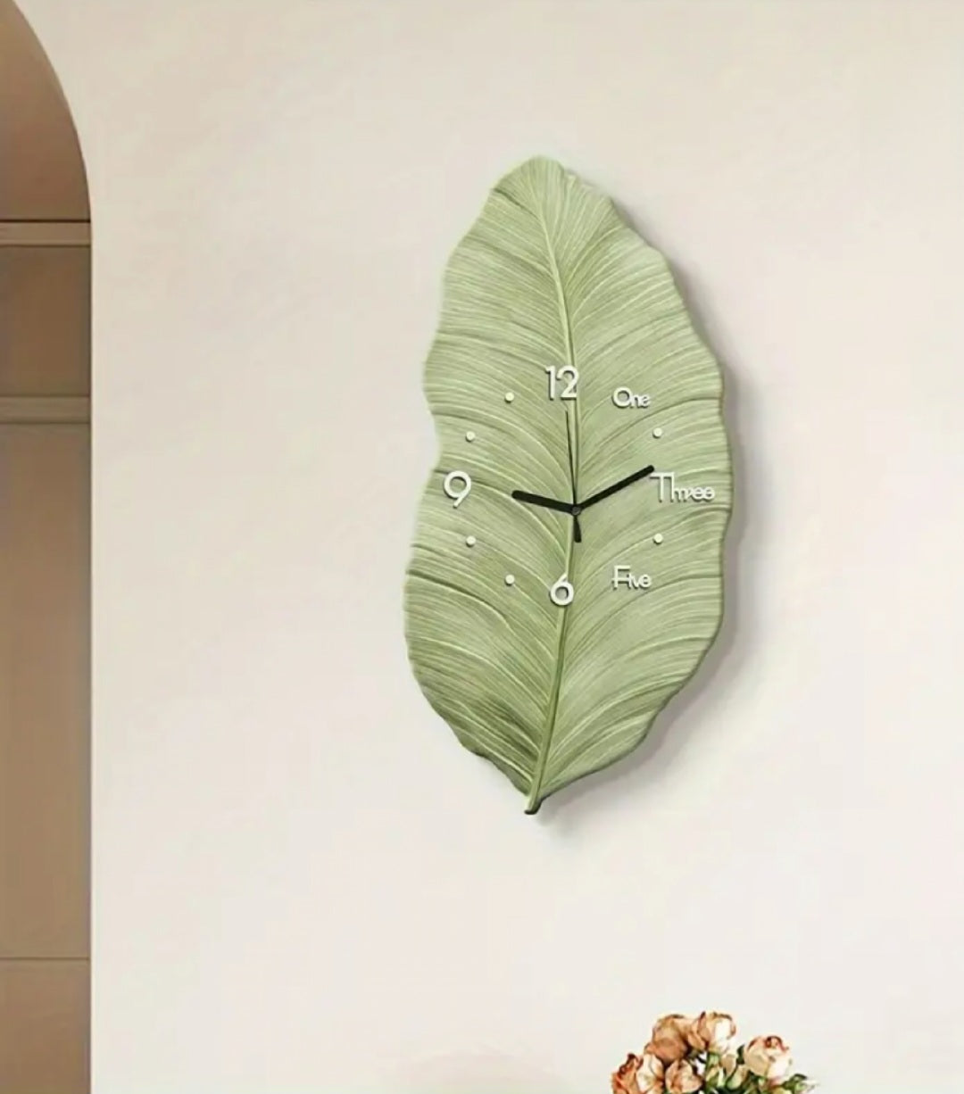 Leaf Shape Modern Retro Style Wall Clock
