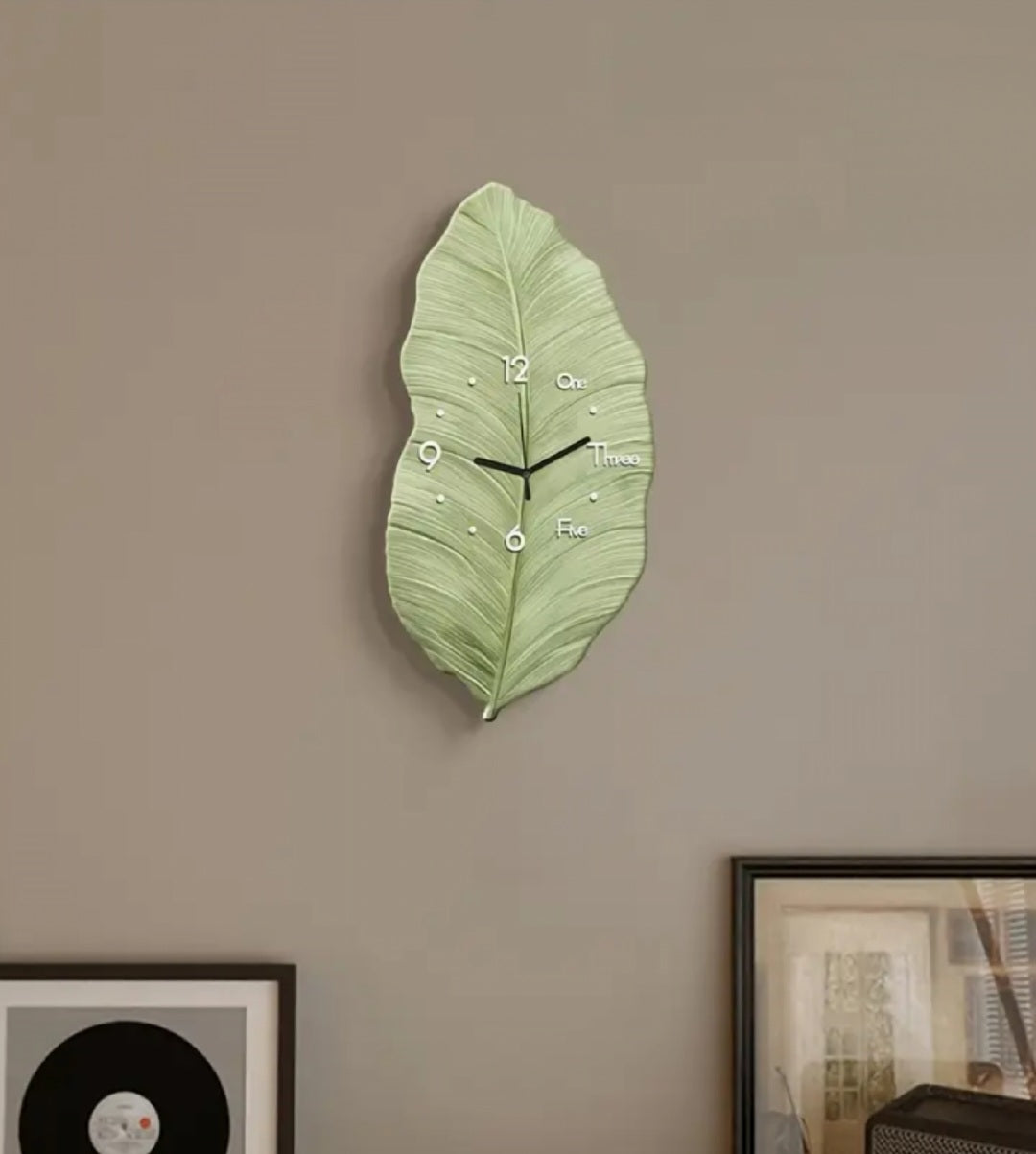 Leaf Shape Modern Retro Style Wall Clock
